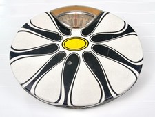 Vintage 70s Counselor Flower Power White Black Yellow Mod Daisy Bathroom Scales