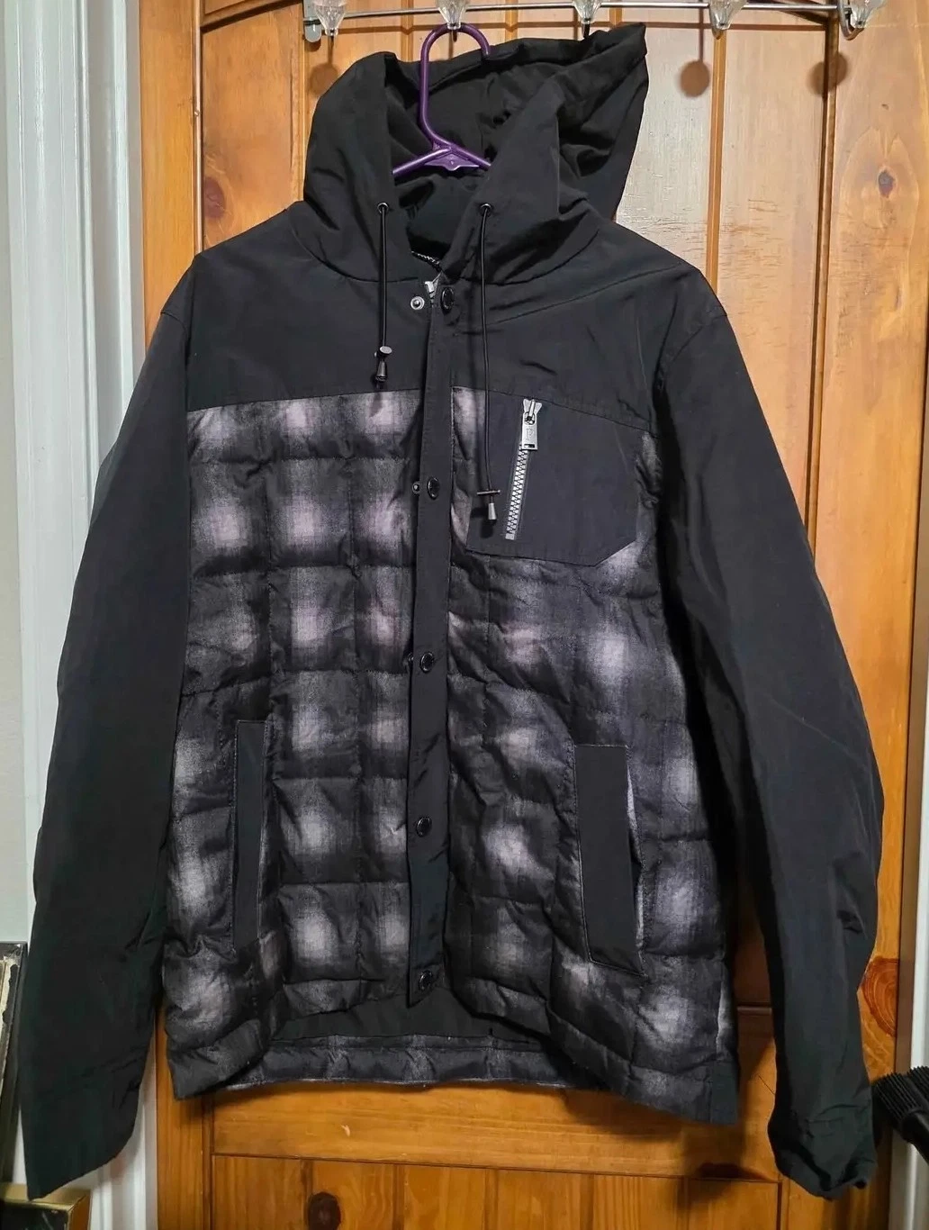 Pendleton Men's Hooded Down Winter Coat Jacket in black and gray plaid. Size med