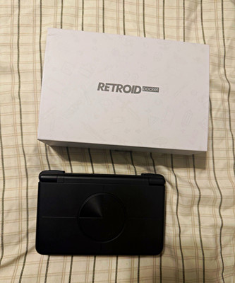 Retroid Pocket Flip 2 Handheld Console Android 128GB 720p Wi-Fi USB-C Black