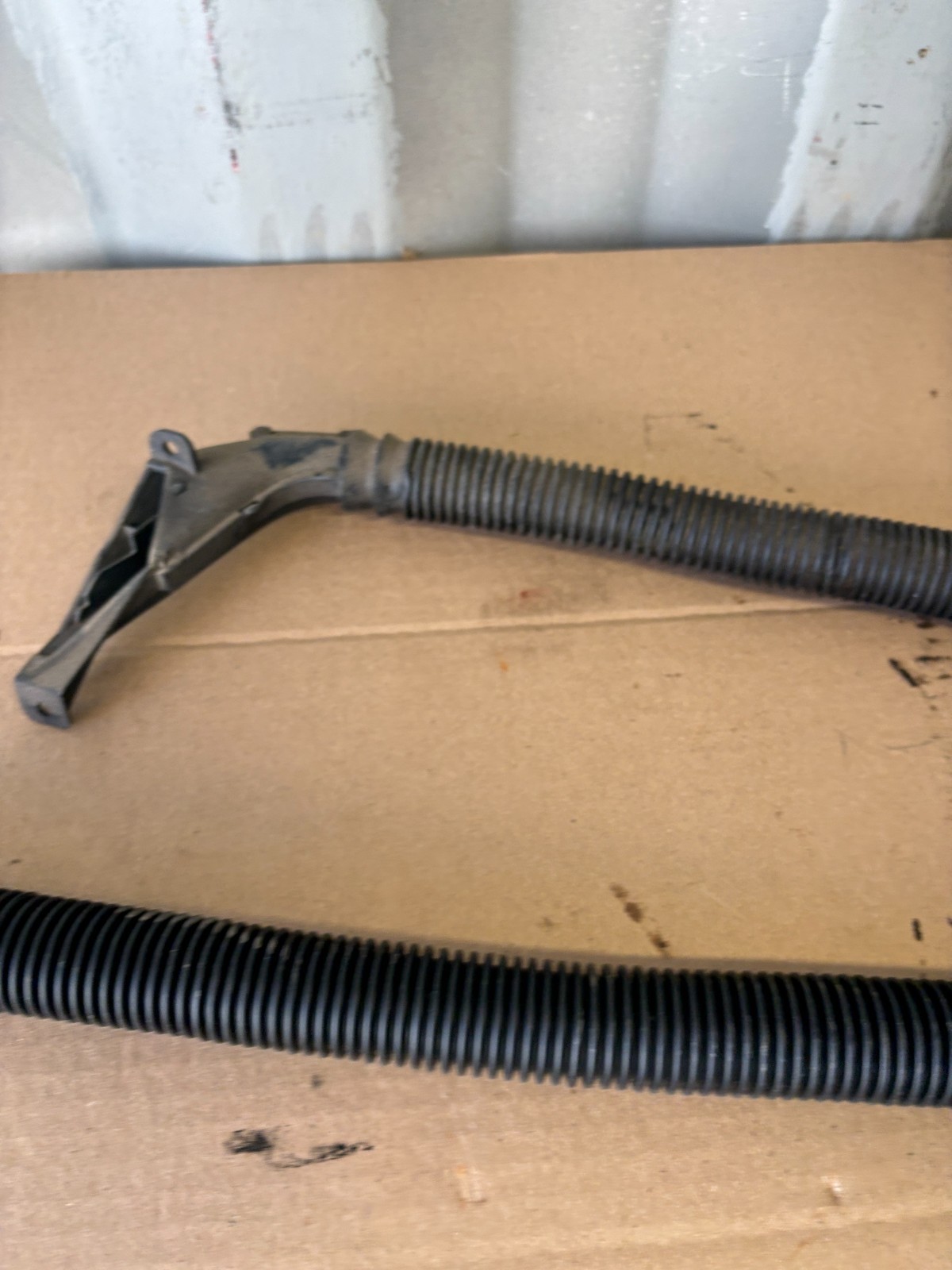 1992 94 95 1996 FORD F250 F350 F150 BRONCO WINDSHIELD DEFROST VENTS DUCTS TUBES