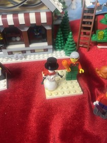 LEGO Winter Village Toy Shop 10199 Near Complete W Extras! Santa Escalator Campr