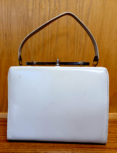 Vintage Beautiful 1950s Tri-color Patent Finish Handbag Snap Closure Top Handle - Picture 5 of 9
