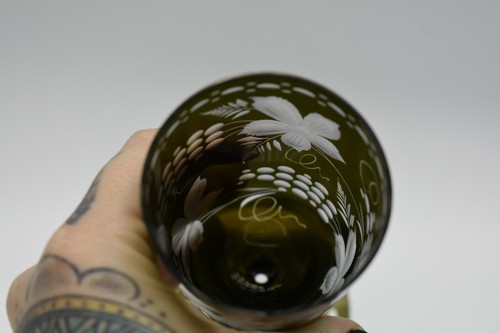 Champagne acanalado de 7-3/8" verde oliva cortado para limpiar uvas y hojas - Imagen 4 de 6