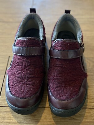 JBU Tide By Jambu Women s Crimson Burgundy Slip On Clogs Memory Foam Size 8.5