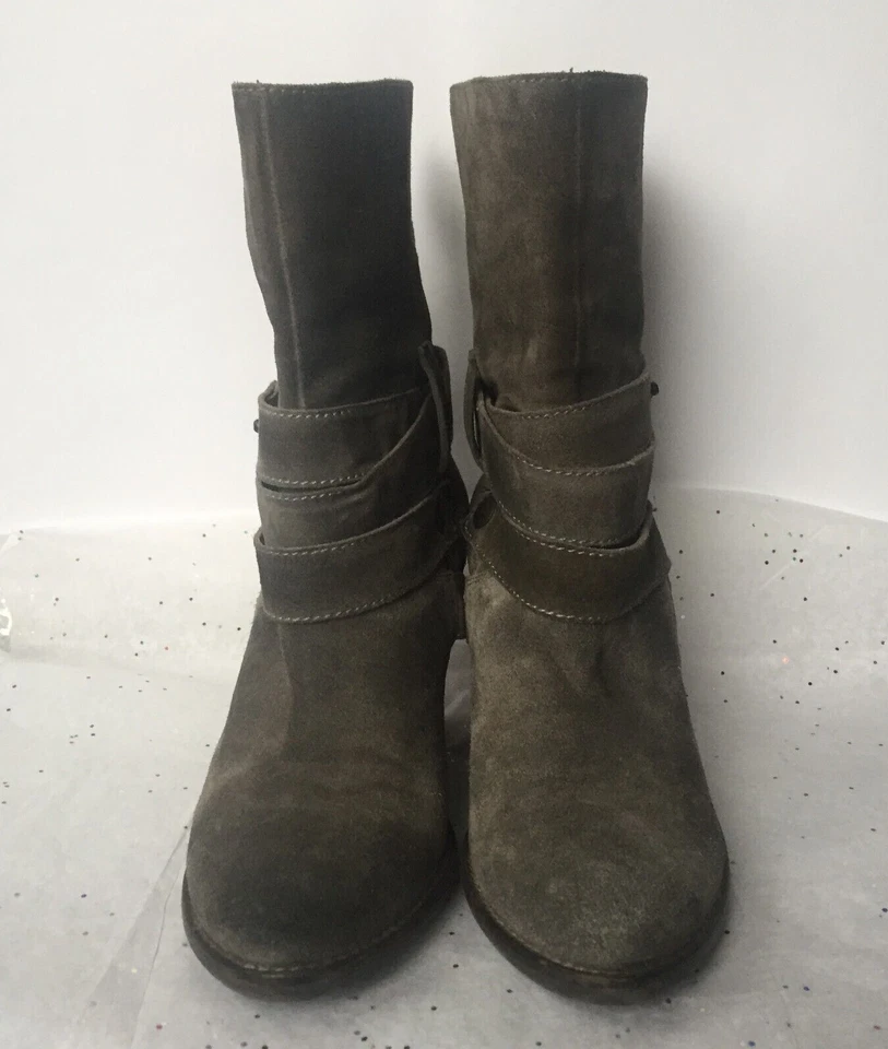 Janet & Janet Taupe Gray Suede Pull on Mid Calf Ankle Strap Boots - Size 38.5 - Image 4 of 4