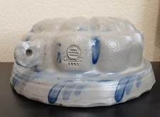 VINTAGE 1992 ROWE POTTERY WORKS GREY BLUE SALT GLAZE BUNDT CAKE PAN MOLD