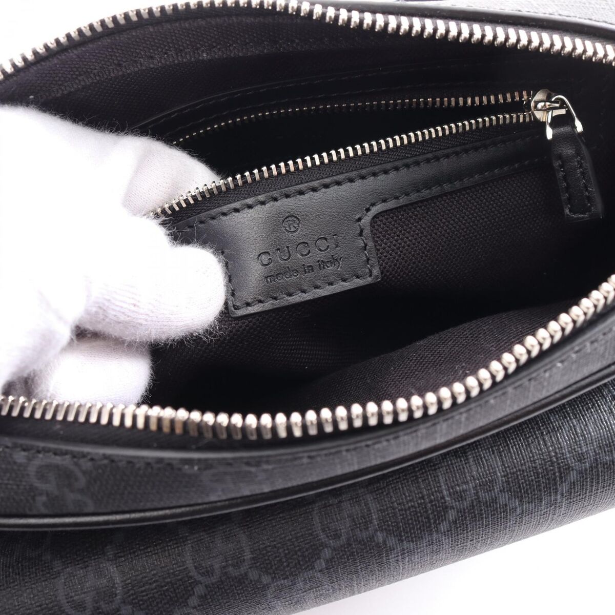 GUCCI GG Supreme small crossbody Shoulder Bag GUCCI GG Supreme small crossbody Shoulder Bag