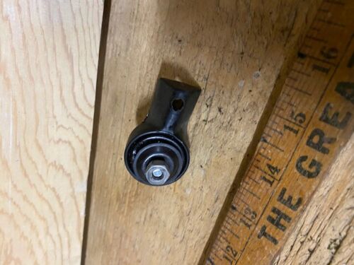 Top handle shock absorber from a Craftsman 2.0 Chainsaw, Model 358.355051 - Bild 2 von 3