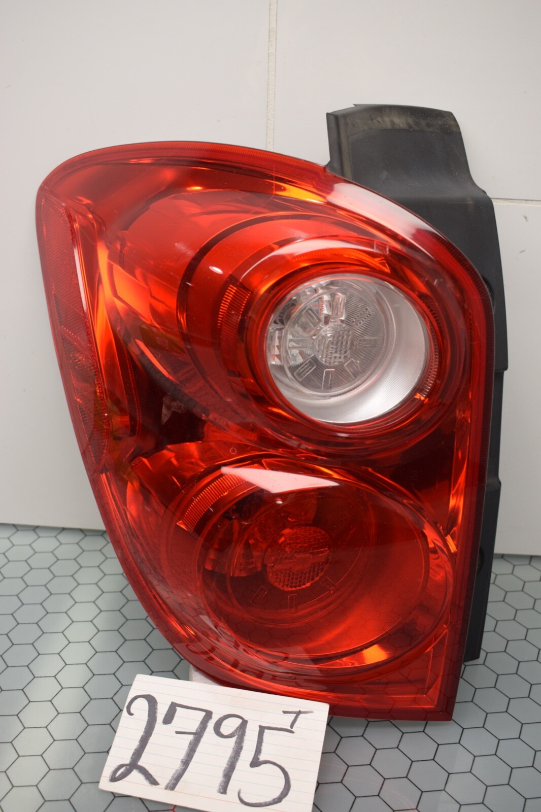 10 11 12 13 14 15 Equinox DRIVER Side Tail Light Used Rear Lamp #2795-T
