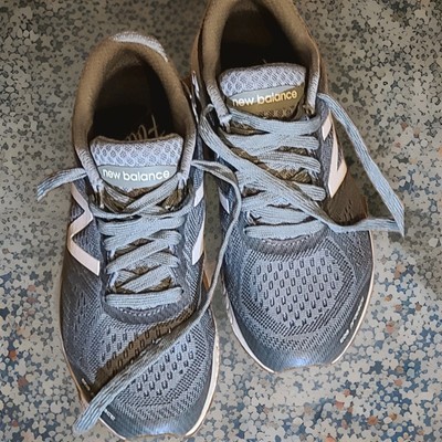 New Balance Fresh Foam Gobi V2 SZ 6.5 Womens