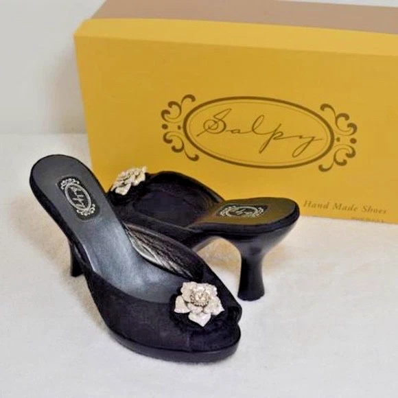 - 🏷️ Mulas/Diapositivas Nicole Salpinas Negras Nuevas con Etiquetas en Caja. Foto 3 de 4