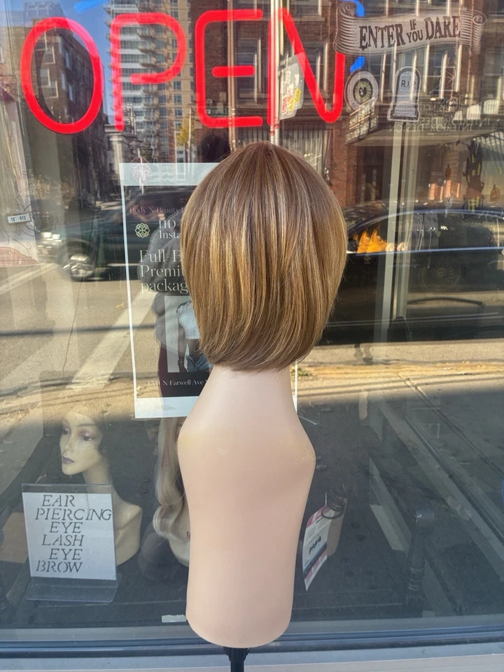 Blonde Handtied Full Wig - Image 3 of 4