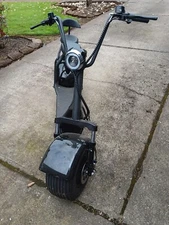 TOXOZERS 1000W 2 Seat Electric Scooter Fat Tire Cruiser. Nearly NEW Condition.