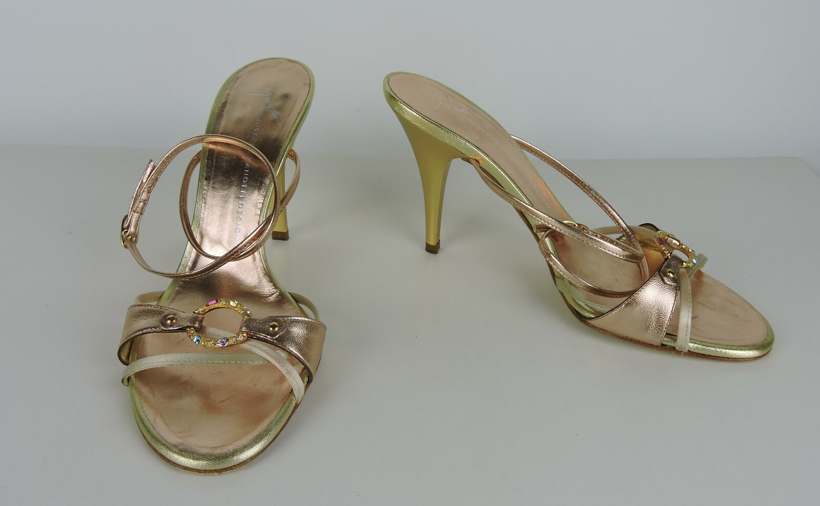 giuseppe zanotti vicini