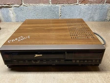 Zenith VCR Model VRE205 Vintage for Parts or Repair