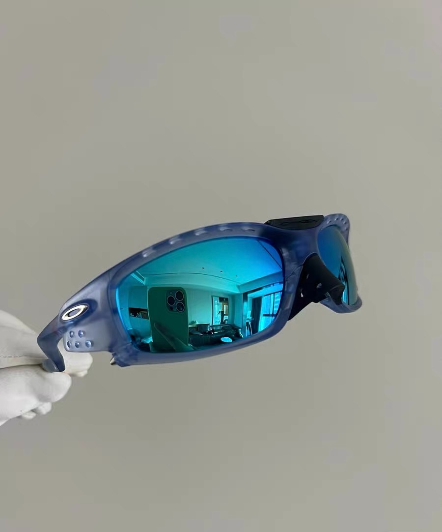 Oakley Plantaris SQ OO9529 Prizm Sunglasses Blue Lens Matte Frames Vintage