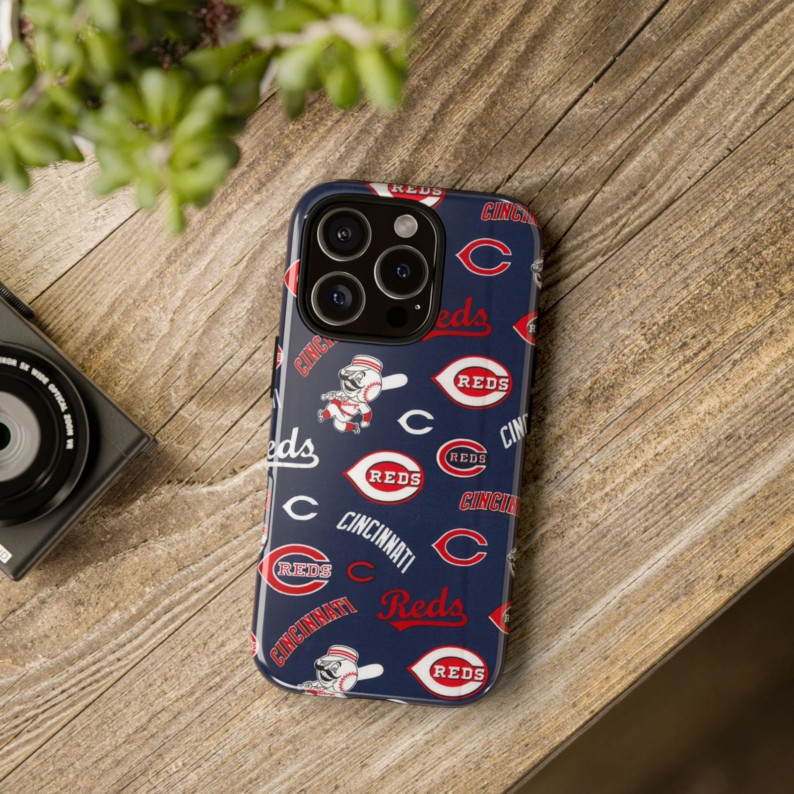 Cincinnati Reds Apple iPhone Cases