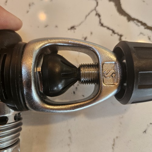 Scubapro MK20 Regolatore 1° Stadio (YOKE) per Immersioni Subacquee Non Testato - Foto 7 di 7