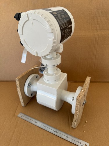 ABB FEP315040 40mm (1.5") Flanged Flowmeter 316SS Body PTFE Liner 24VDC HART Haz - Picture 5 of 7