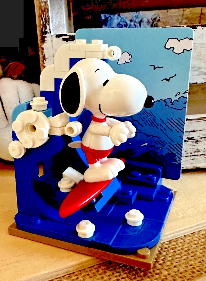 Snoopy Peanuts Snoopy Building Blocks Blind Box Birthday set of 2 - Image 2 of 4
