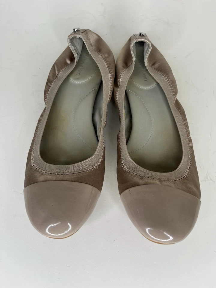 Zapatos planos de ballet calvin klein para mujer talla 8M marrón tostado textil puntera sin cordones Foto 2 de 4