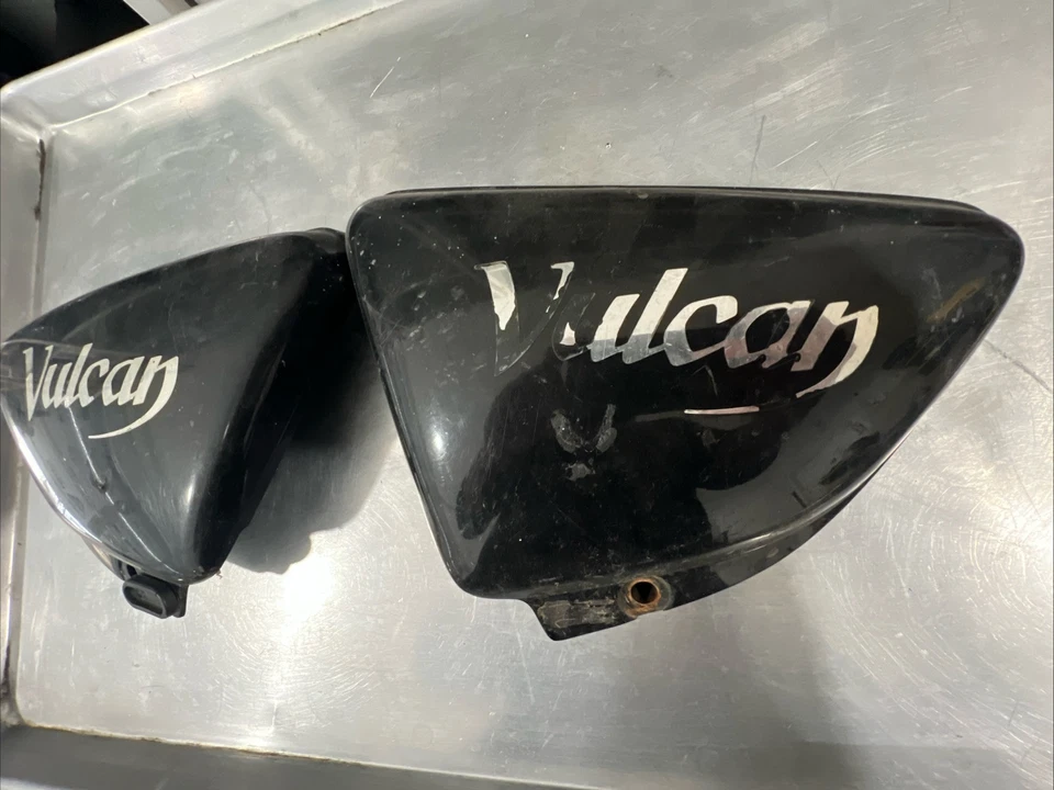 1985 KAWASAKI VN700A VN VULCAN 700 SIDE PANELS COVERS - NO CRACKS OR RPEAIRS - Image 3 of 4