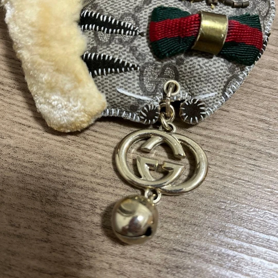 Gucci Guccioli Christmas Cat Motif Leather Keychain Bag Charm Holiday Used - Image 3 of 4