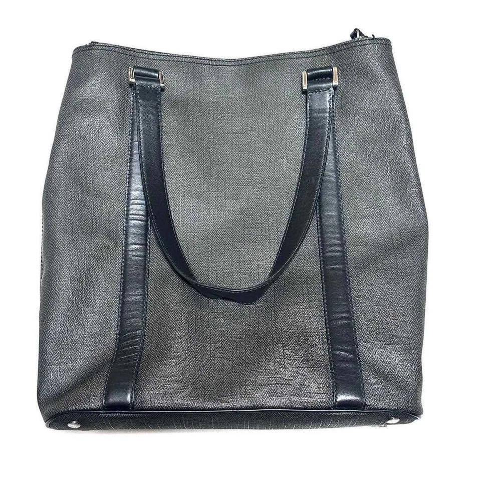 Bolso de Mano BVLGARI Mediano Logo Cuero Espiga Gris Negro Para Hombre USADO DE JAPÓN Foto 2 de 4