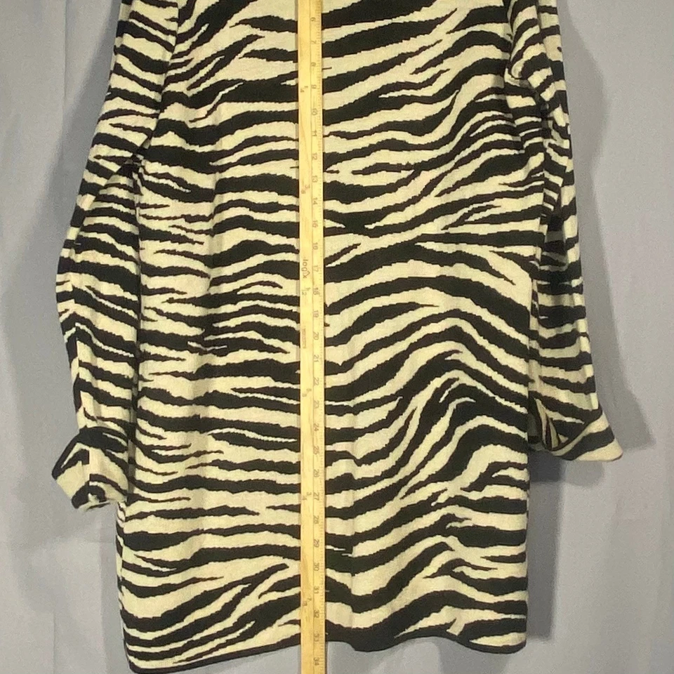 Cárdigan Kasper para mujer talla grande 1X estampado de cebra frente abierto manga larga Foto 3 de 4