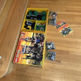 LEGO ( Incomplete Parts ) System 6090 Royal Knights Castle Classic Retired Set
