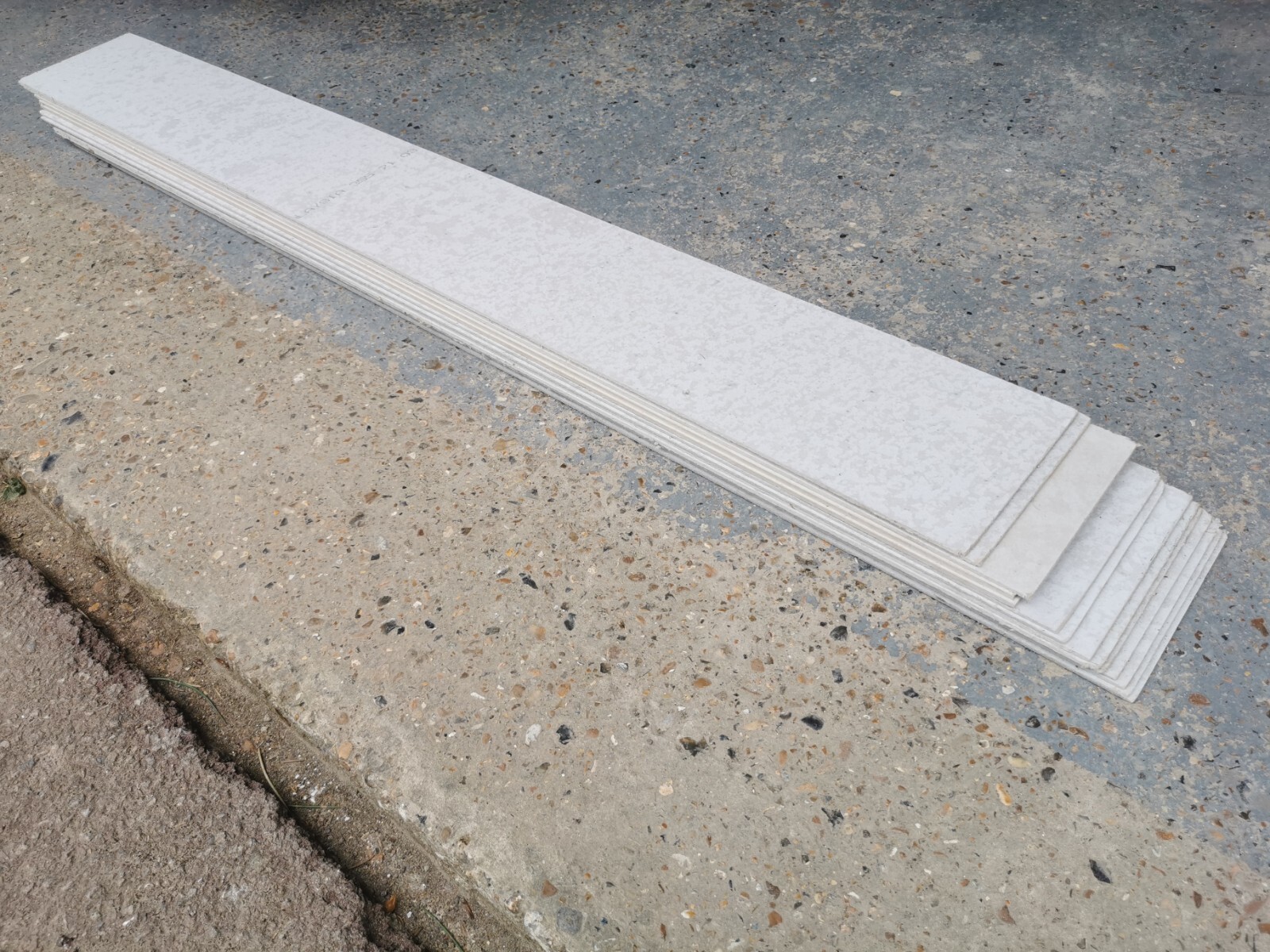 Undercloak Verge Board Soffit Fibre Cement Strips 4' x 6" Imperial