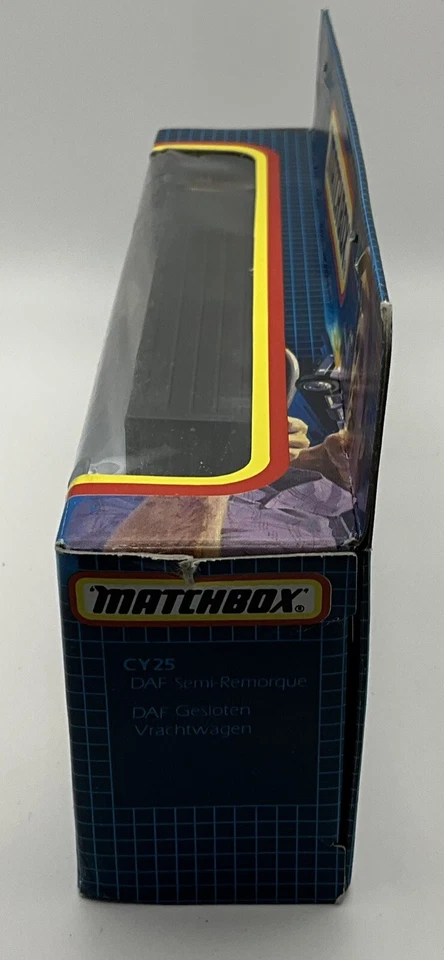 1987 Matchbox Convoy Duracell DAF Box Truck CY-25 - Image 4 of 4