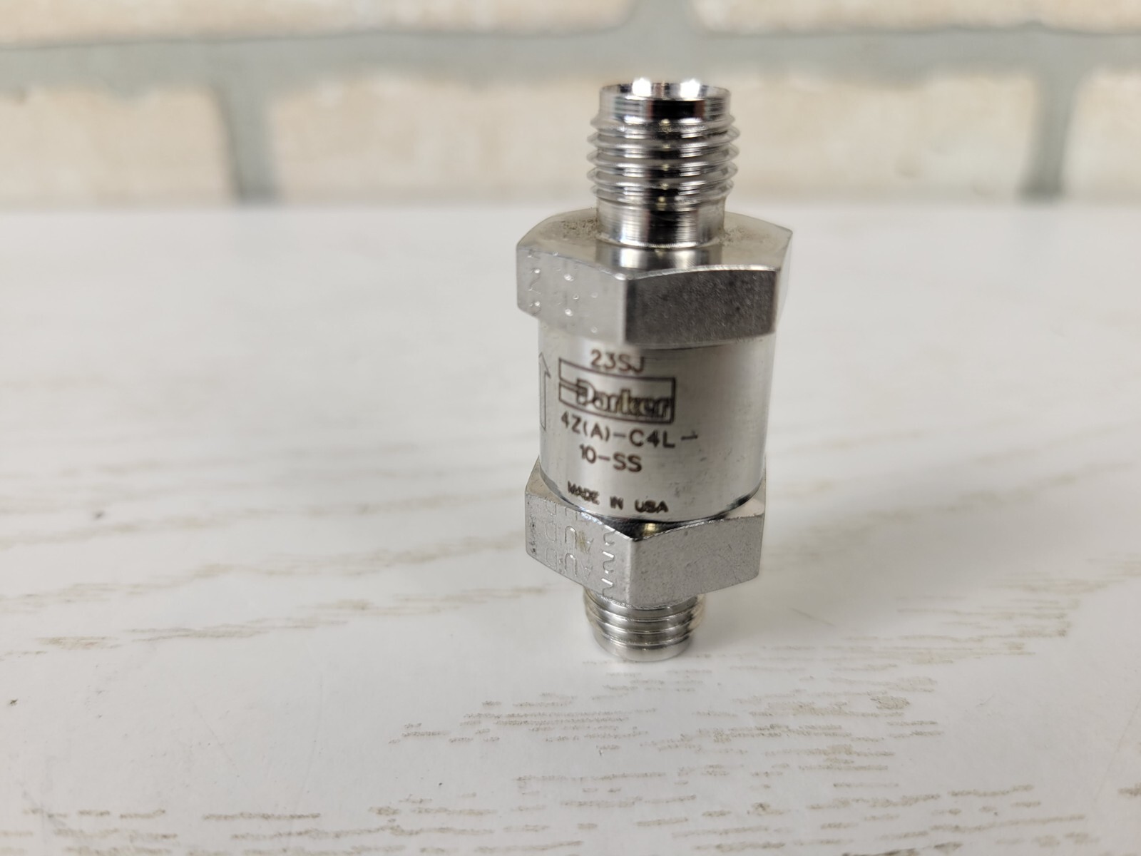PARKER Instrumentation Check Valve 316 SS 1/4"  Compression 4Z- C4L-10-SS J231A