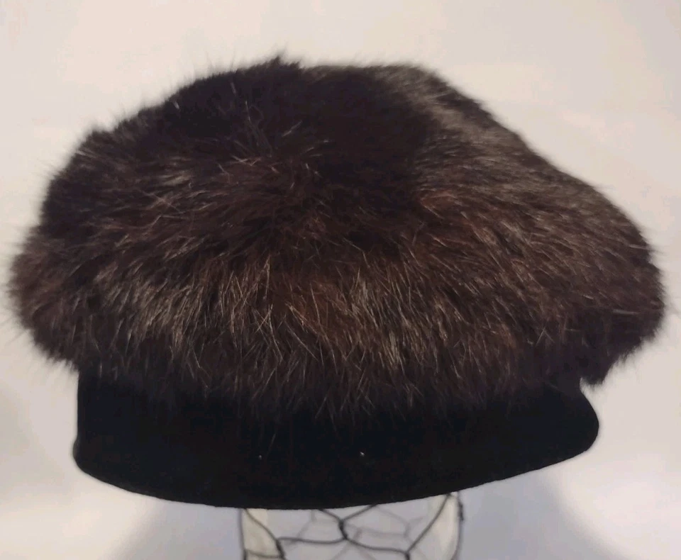 Sombrero de piel de castor esquilado vintage negro felpa mediados de siglo sombrerería banda de terciopelo Foto 4 de 4