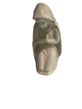 Vintage Dresden Figurine Karl Heinz Klette Porcelain Praying Mary Nativity 5.5”