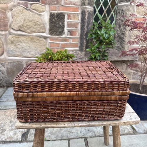 Wicker Hamper Picnic Basket With Handle Toys Blankets Sticks Storage Box - Picture 8 of 11