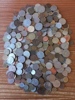 Lot de pièces de monnaies du monde nombreux pays et variétés de pièces 2.5 kg