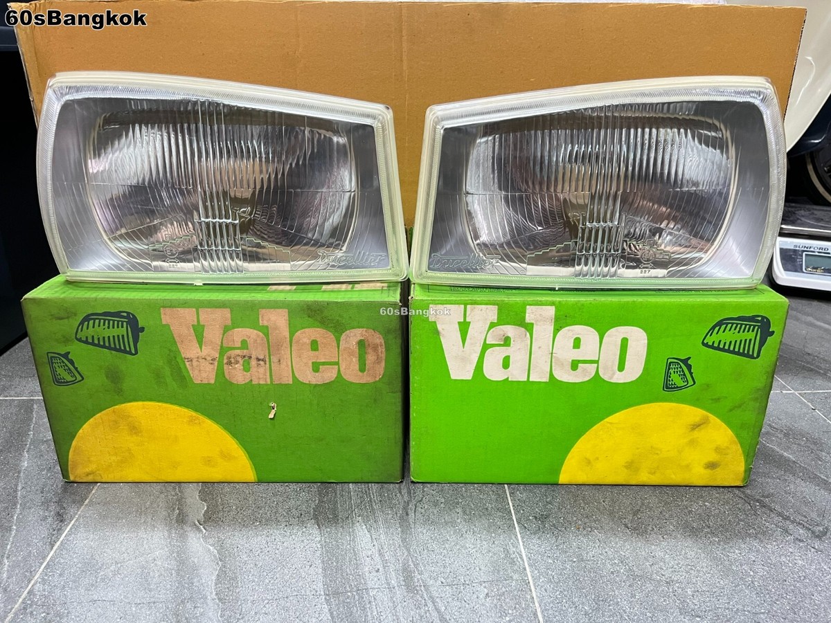 Peugeot 504 Headlight R+L Ducellier Valeo 068980, 068981 A PAIR