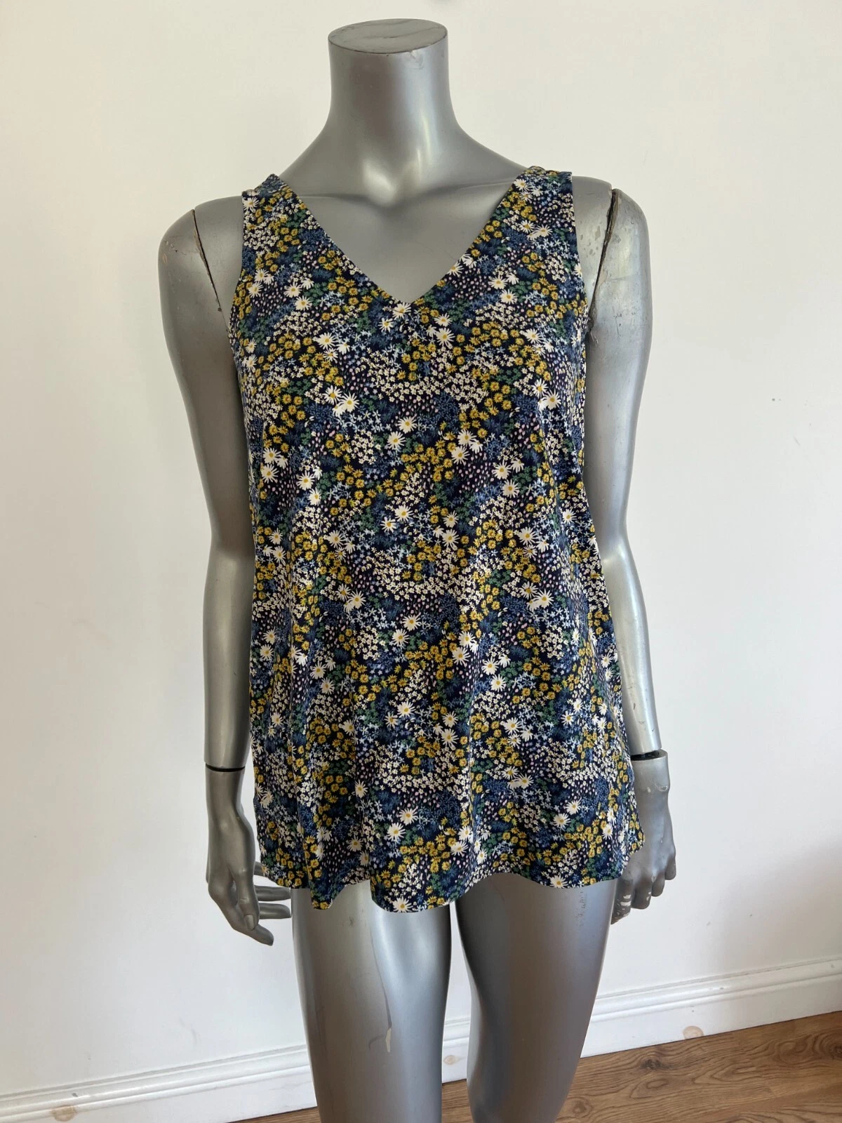 JOULES Darlie Top Size 10 Button Back Navy Ditsy Floral Print Vest NEW FREEPOST