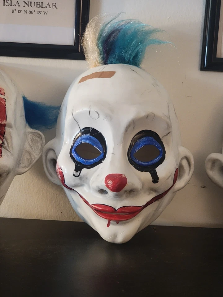 The dark Knight film joker clown mask prop replica set - Image 3 of 4