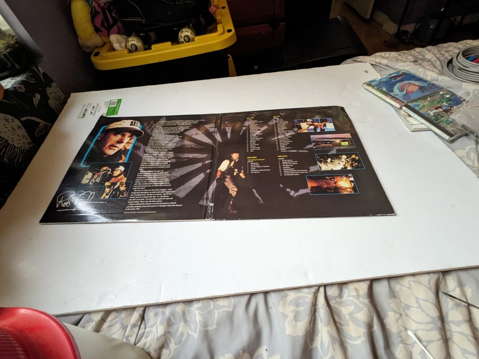 Daylight Signature Collection LaserDisc 2-Disc Set, Sylvester Stallone - Image 3 of 4