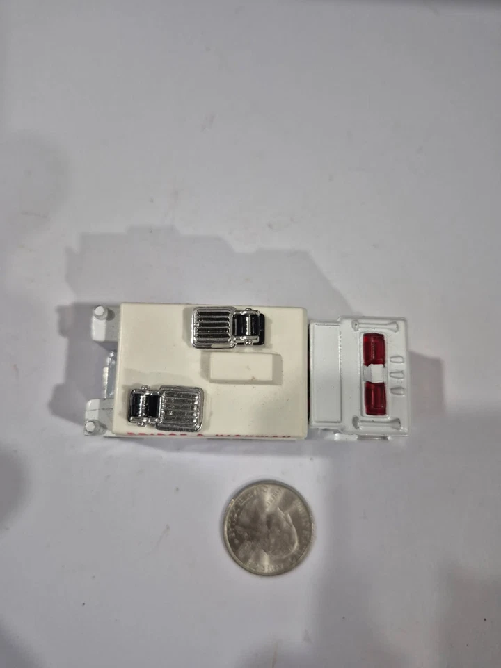 Matchbox 1991 Mack White Auxiliary Power Truck Bridge & Highway Dept #57 - Image 4 of 4