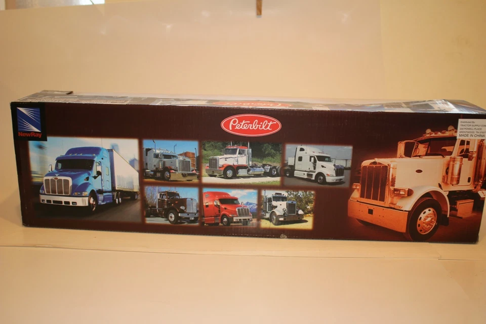 New Ray Peterbilt Stars & Stripes Semi Truck, 1/32 Scale Boxed - Image 4 of 4