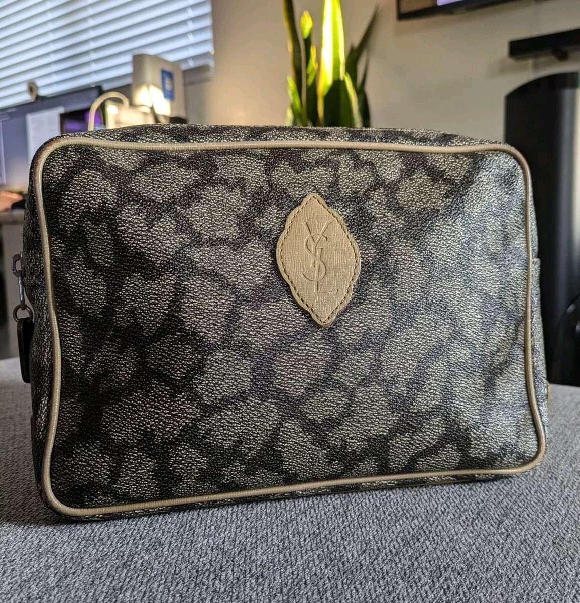 【美品】YVES SAINT LAURENT クラッチバッグ ベージュ PVC Yves Saint Laurent イヴ サン ローラン セカンドバッグ
