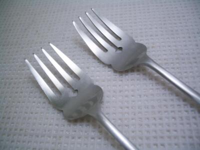 Cooper Bros. QUEEN ANNE Satin Set of 2 Salad Forks 6 1/2