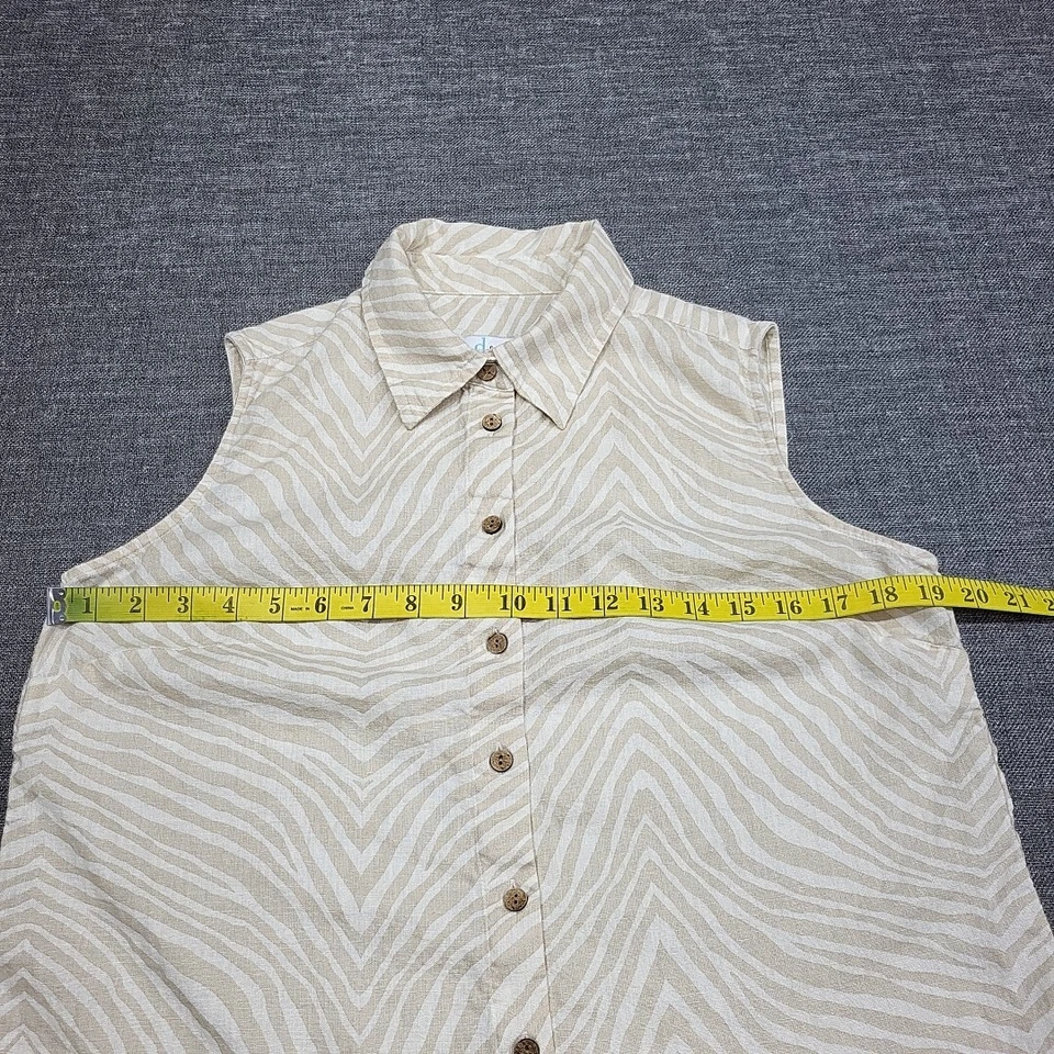 Camiseta Denim Co Naturals estampada sem mangas botão frontal tamanho pequeno bege - Imagem 2 de 4