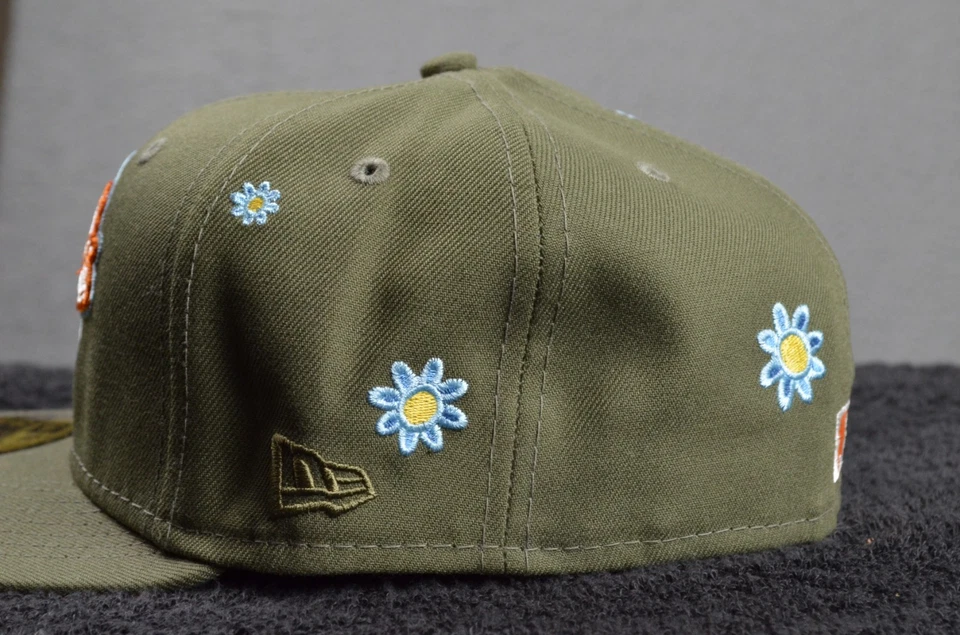 New Era Atlanta Braves 30 Aniversario Floral 59FIFTY Sombrero Ajustado Oliva con PIN Foto 4 de 4