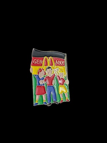 Spilla vintage smaltata McDonald's Germania bandiera tedesca persone posizione bambini - Foto 2 di 3