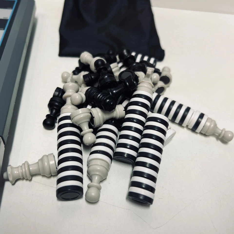 Millennium - Sprechender Schachprofessor Schachcomputer - Figuren vollständig #1 - Bild 4 von 4