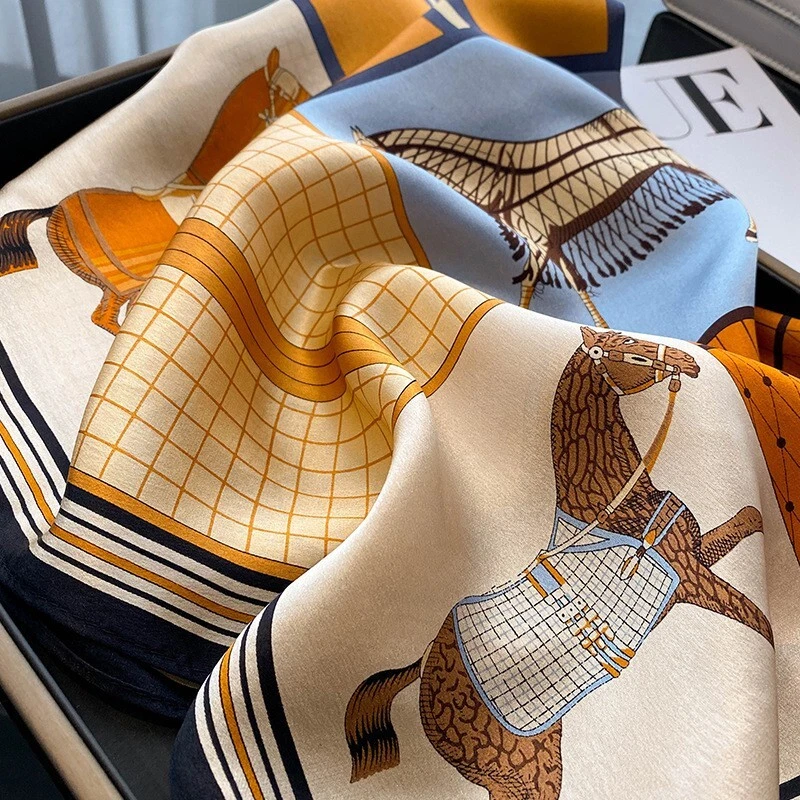 Pañuelo cuadrado 100 % seda 26" mujer pañuelo envolvente marrón y naranja patrón caballo Foto 3 de 4